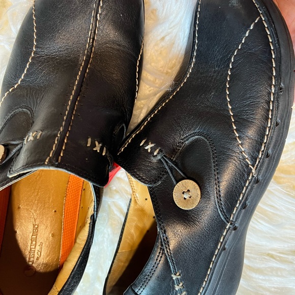 Clarks unstructured black slip on shoes size 9 1/2 - Picture 3 of 6